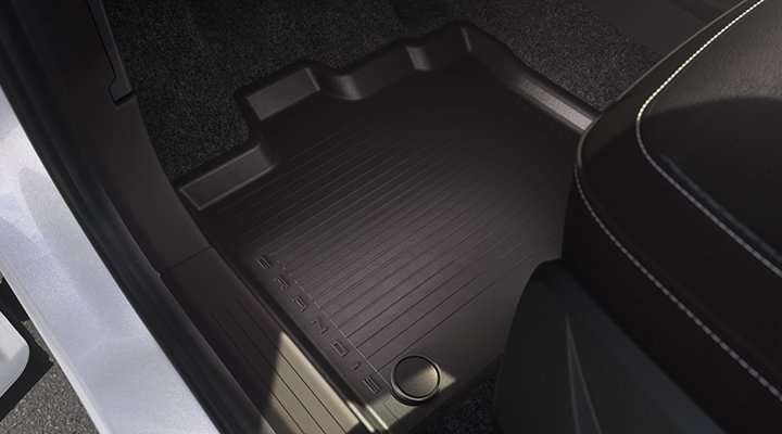 Nový Mitsubishi Grandis: Súprava gumových rohoží